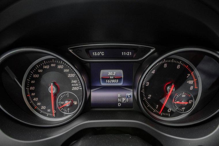Vehicle Image 25