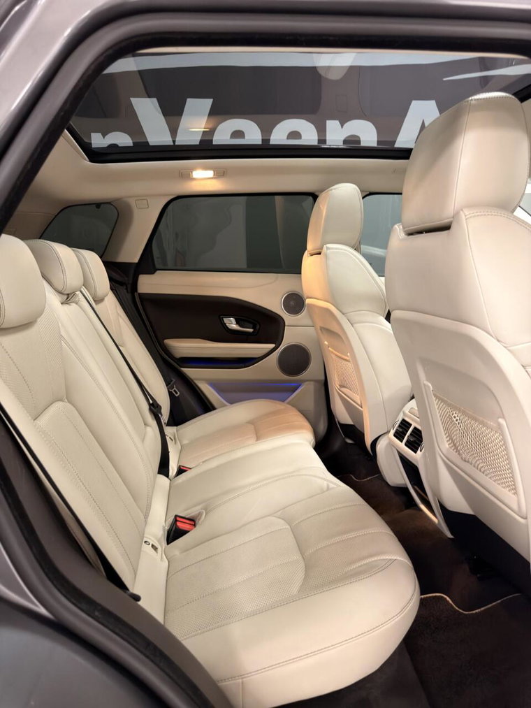 Vehicle Image 27