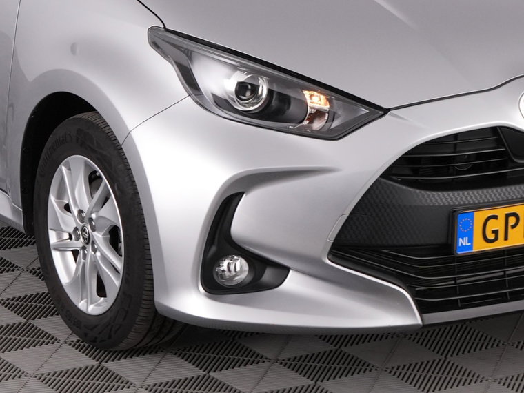 Vehicle Image 11