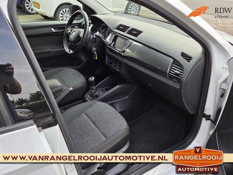 Vehicle Image 19