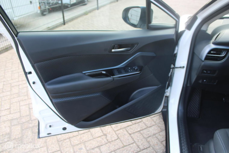 Vehicle Image 42