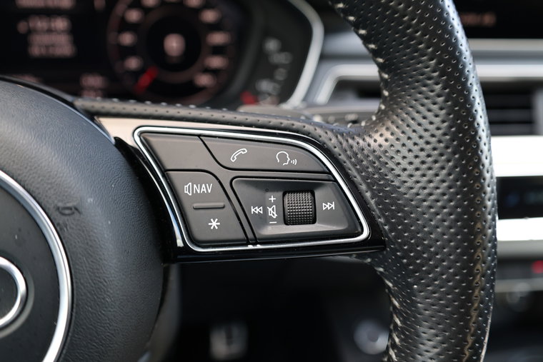 Vehicle Image 23