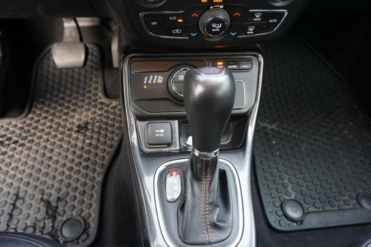 Vehicle Image 14