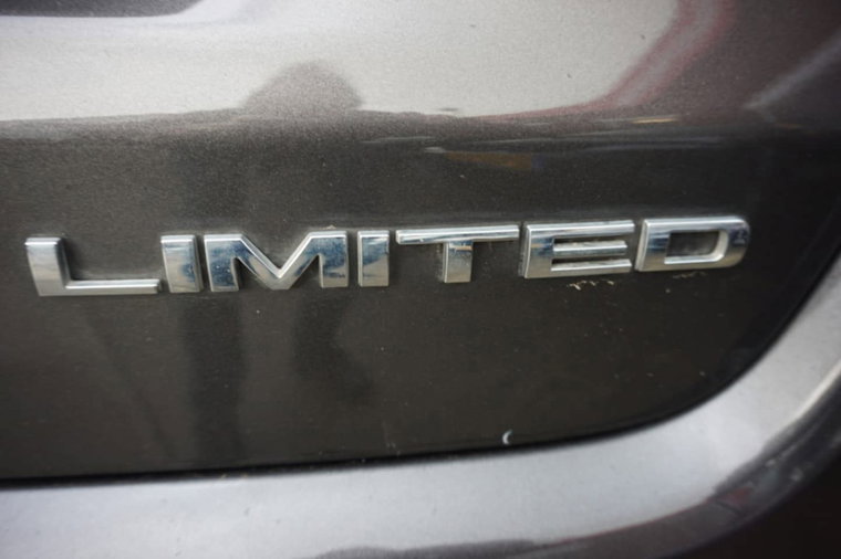 Vehicle Image 9