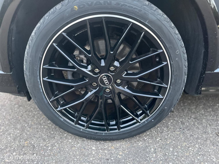 Vehicle Image 32
