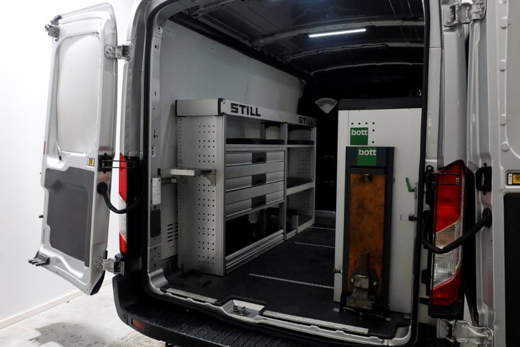 Vehicle Image 12
