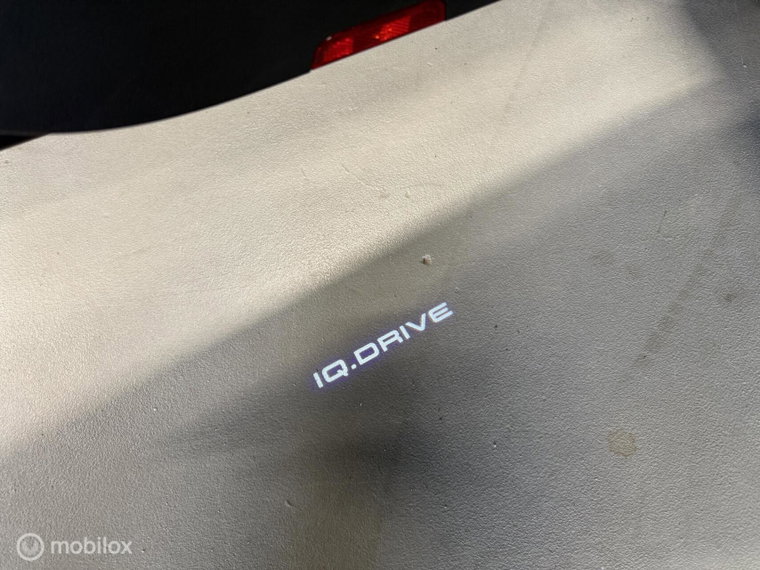 Vehicle Image 28