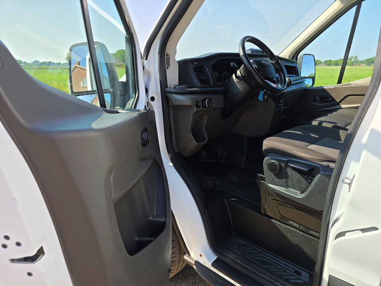 Vehicle Image 19