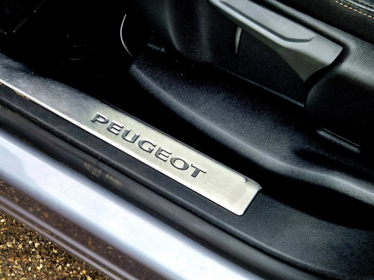 Vehicle Image 22