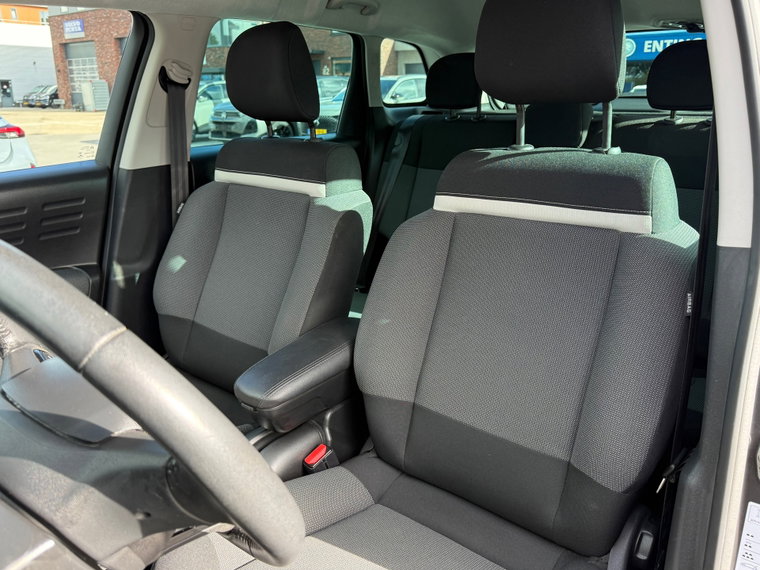 Vehicle Image 21