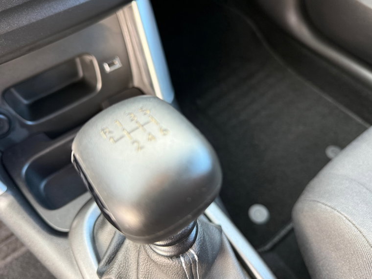 Vehicle Image 23