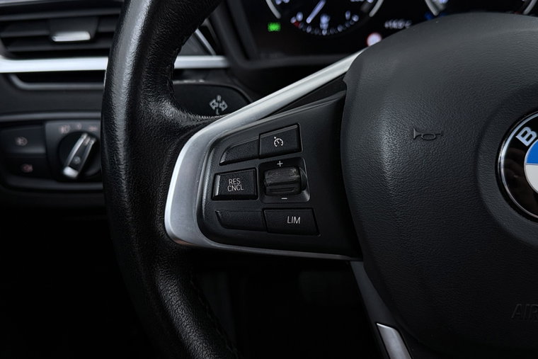 Vehicle Image 32