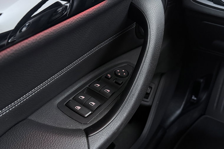 Vehicle Image 35