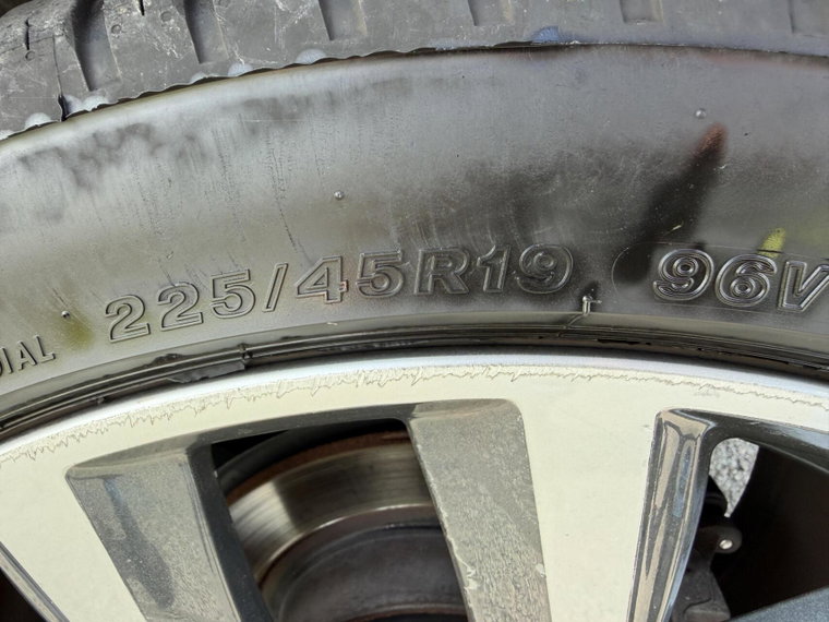 Vehicle Image 25