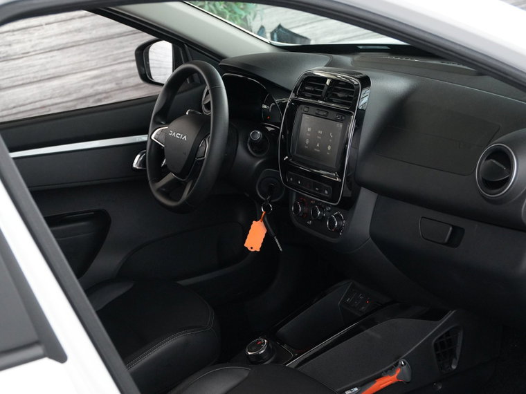 Vehicle Image 35