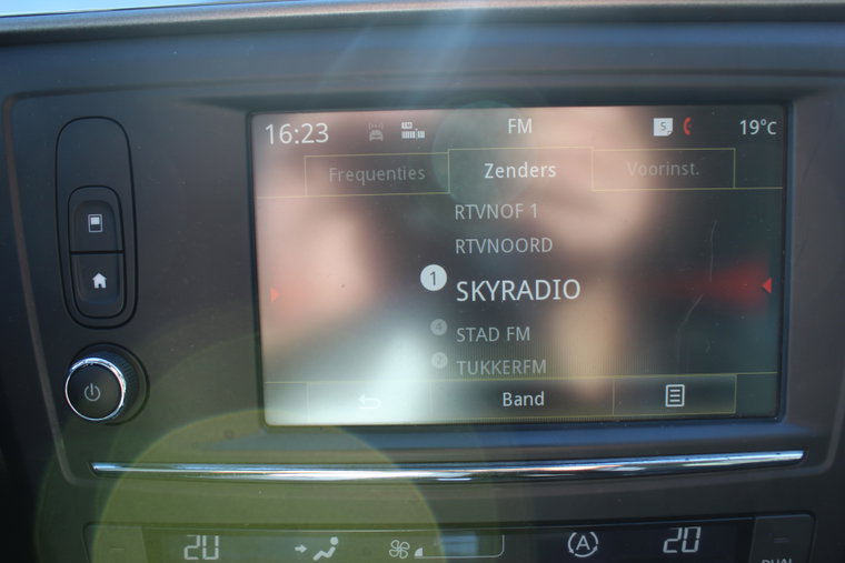 Vehicle Image 16