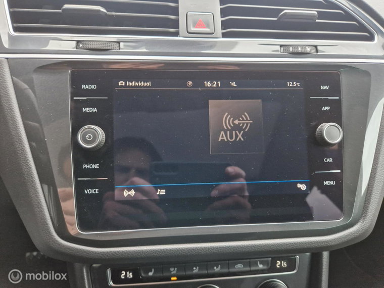Vehicle Image 28