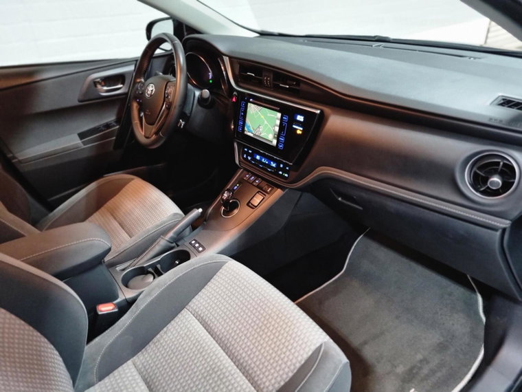 Vehicle Image 10