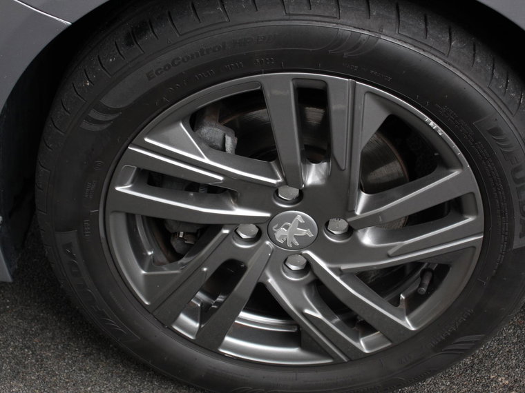 Vehicle Image 30