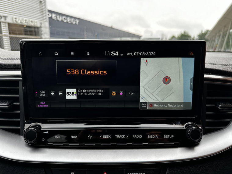 Vehicle Image 32