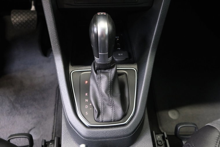 Vehicle Image 32