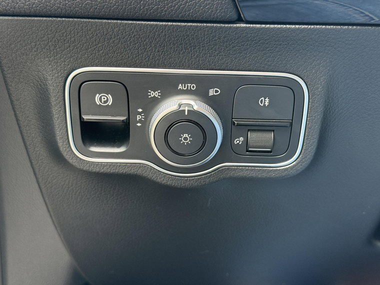Vehicle Image 38