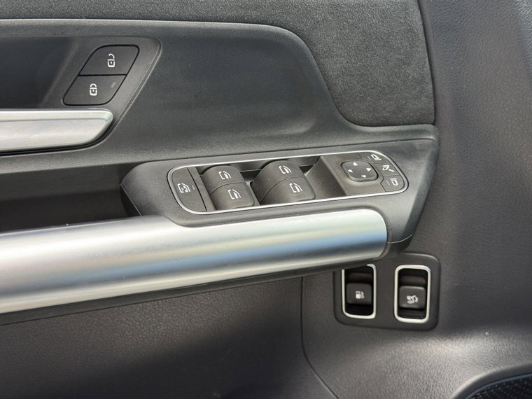 Vehicle Image 39
