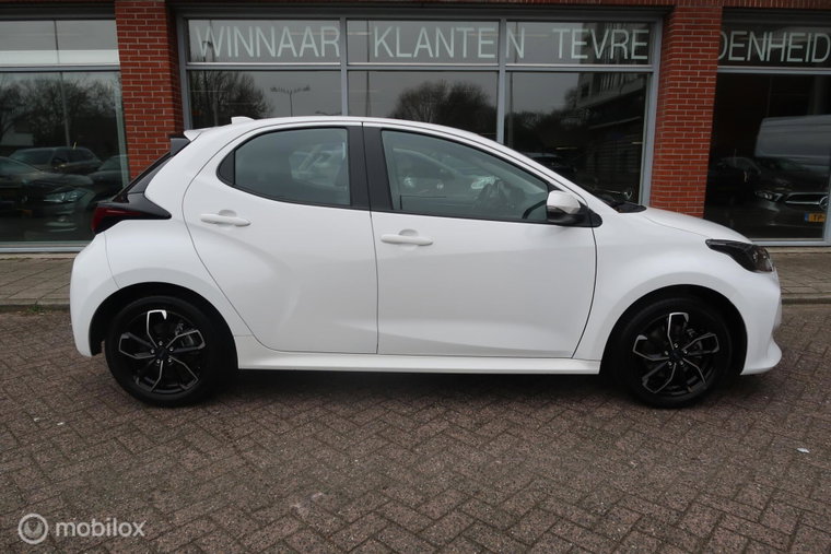 Vehicle Image 5