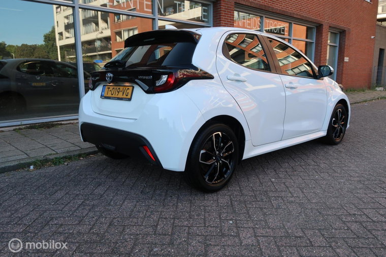 Vehicle Image 7