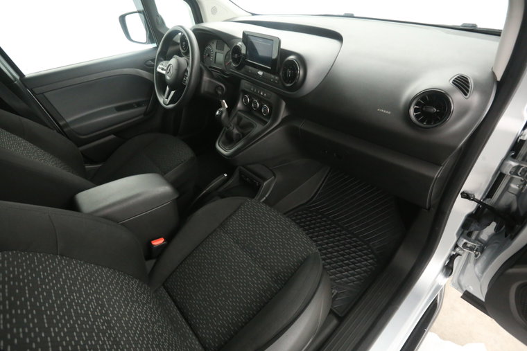 Vehicle Image 22