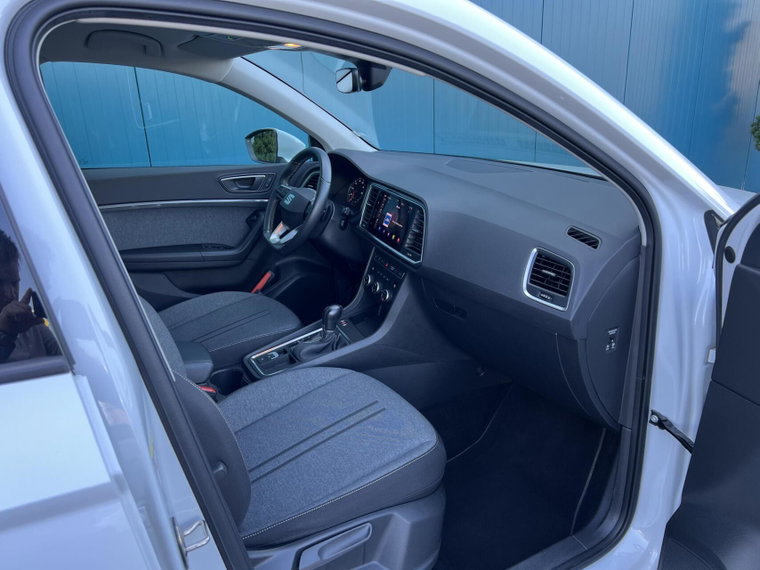 Vehicle Image 32