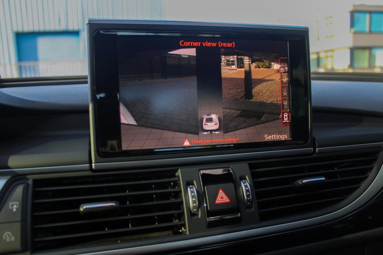 Vehicle Image 9