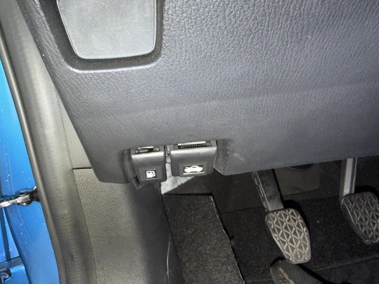 Vehicle Image 23
