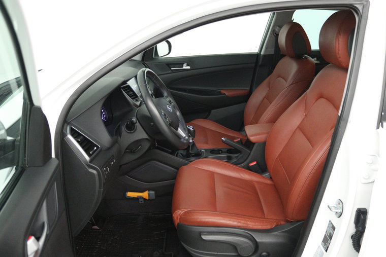 Vehicle Image 23