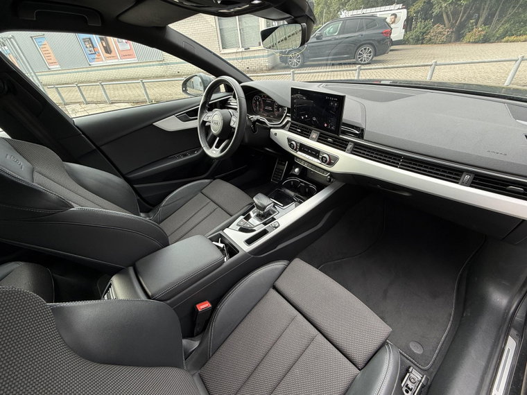Vehicle Image 14