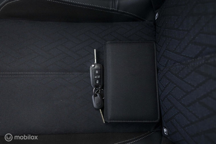 Vehicle Image 33