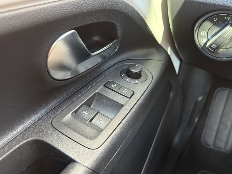 Vehicle Image 38