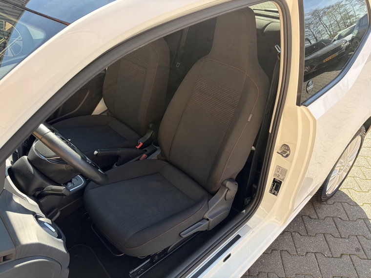 Vehicle Image 40