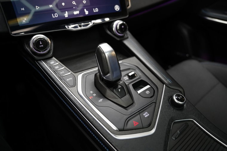 Vehicle Image 14