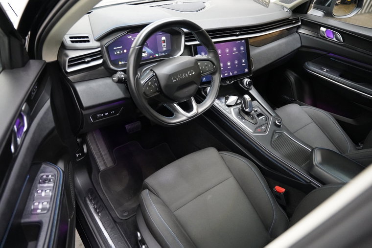Vehicle Image 11