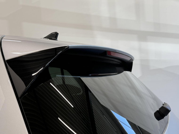 Vehicle Image 38
