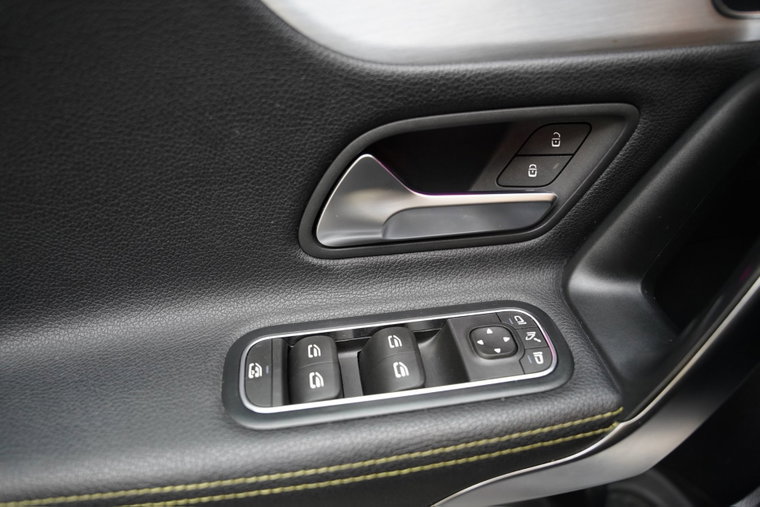 Vehicle Image 38