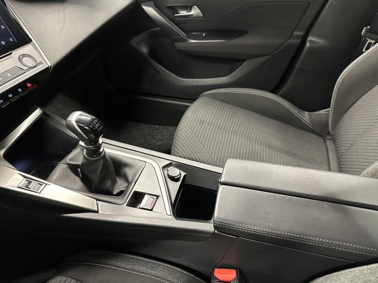Vehicle Image 60