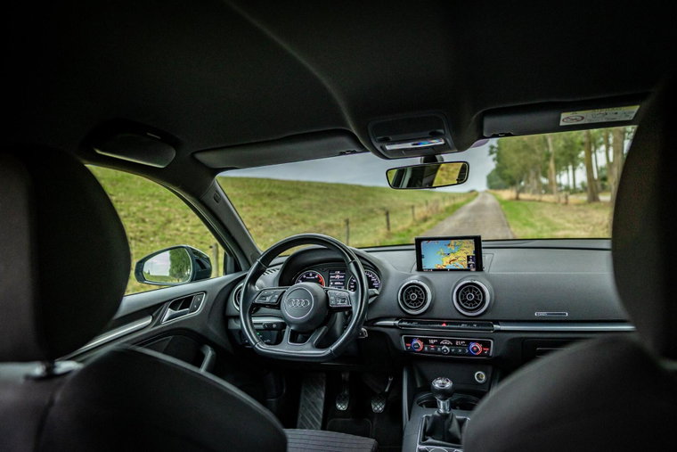 Vehicle Image 21