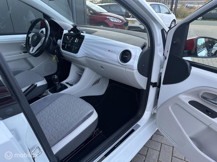 Vehicle Image 18