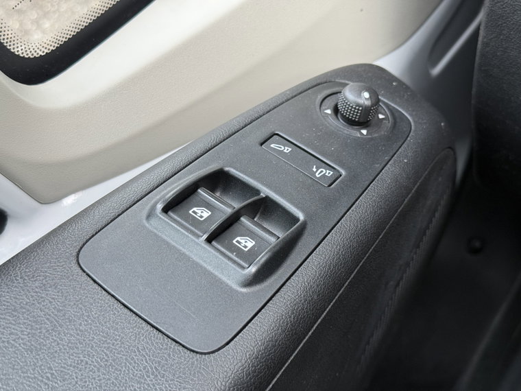 Vehicle Image 26