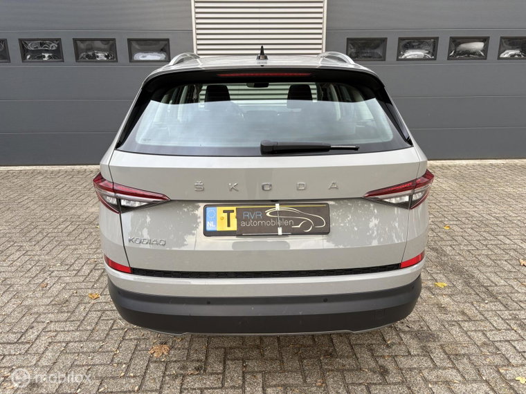 Vehicle Image 23