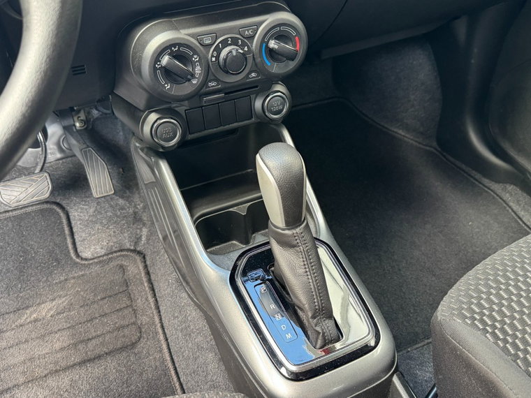 Vehicle Image 21