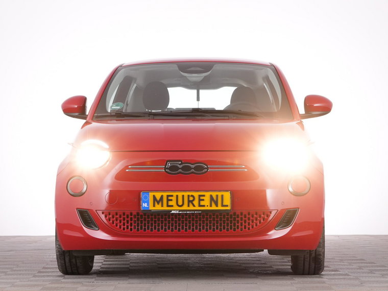 Vehicle Image 32