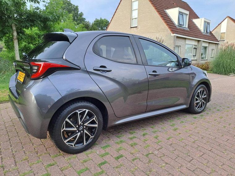 Vehicle Image 12